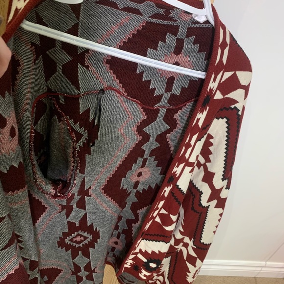 Cute Pattern Cardigan - Picture 3 of 4